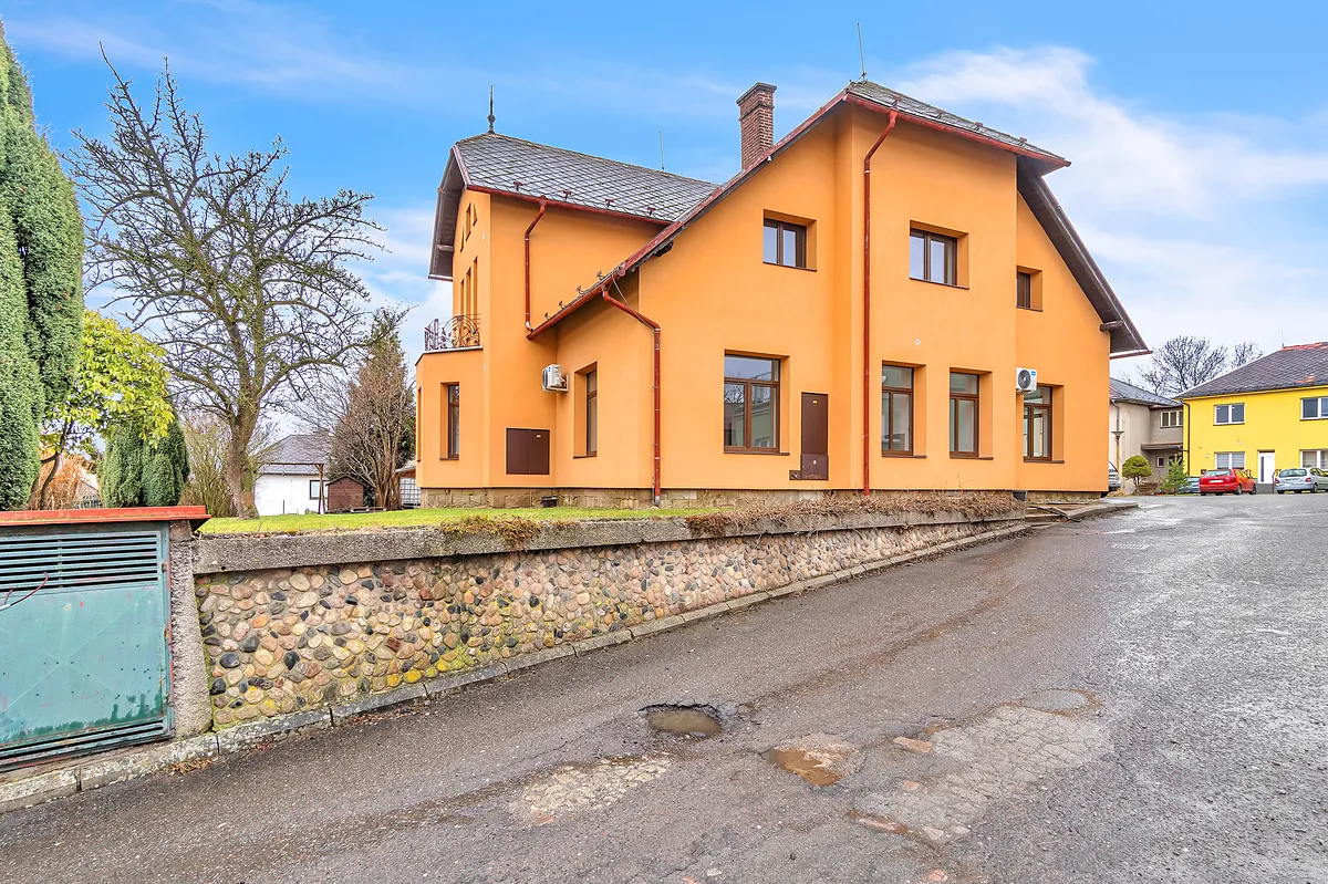 Prodej vily 375 m², pozemek 258 m²